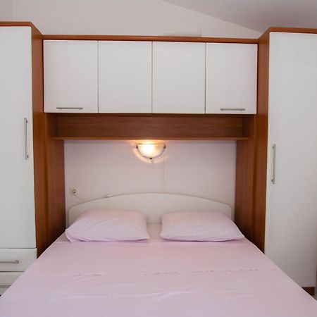 Apartments Bartul Sucuraj Bilik gambar