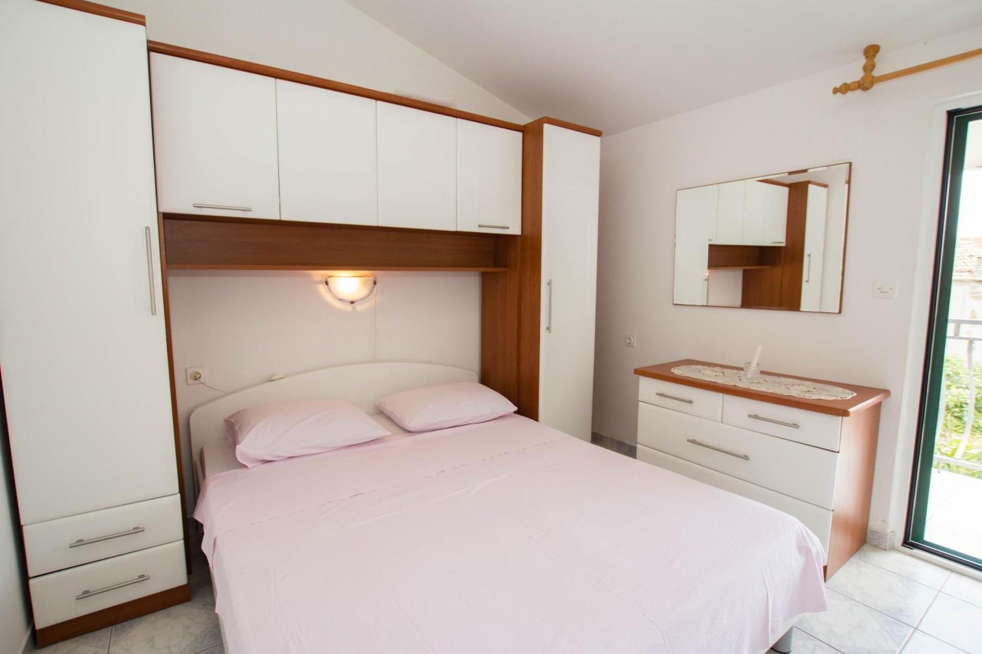 Apartments Bartul Sucuraj Bilik gambar